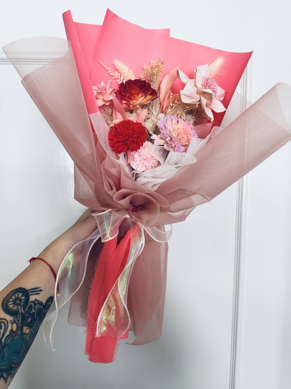 七夕永生索拉花玫瑰康乃馨花束#A-857 圖片