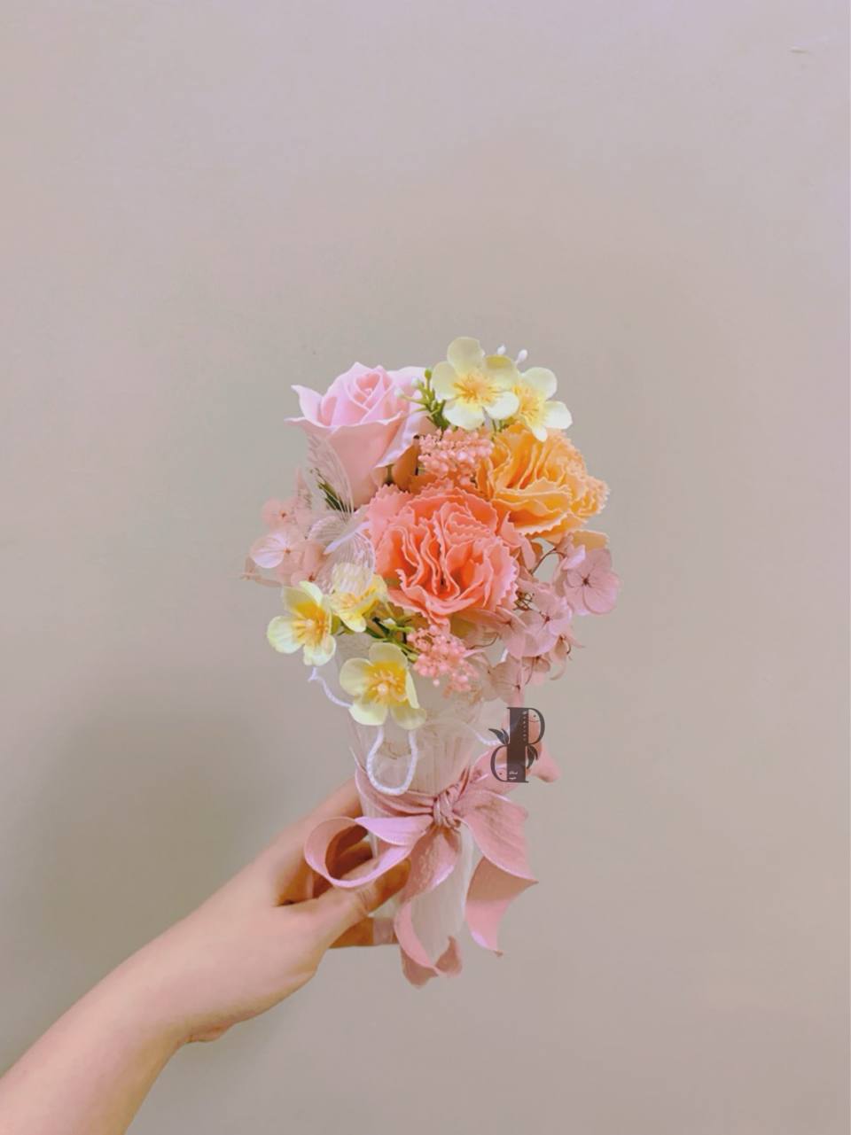 送您一份甜甜的甜筒